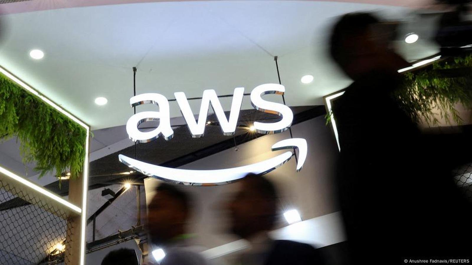 Massive AWS Outage Triggers Global Internet Disruption